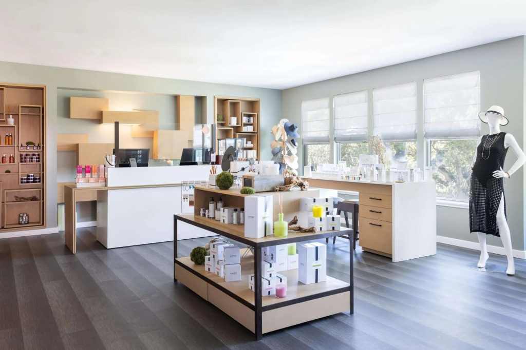 Spa-Checkin-and-Retail-2-scaled